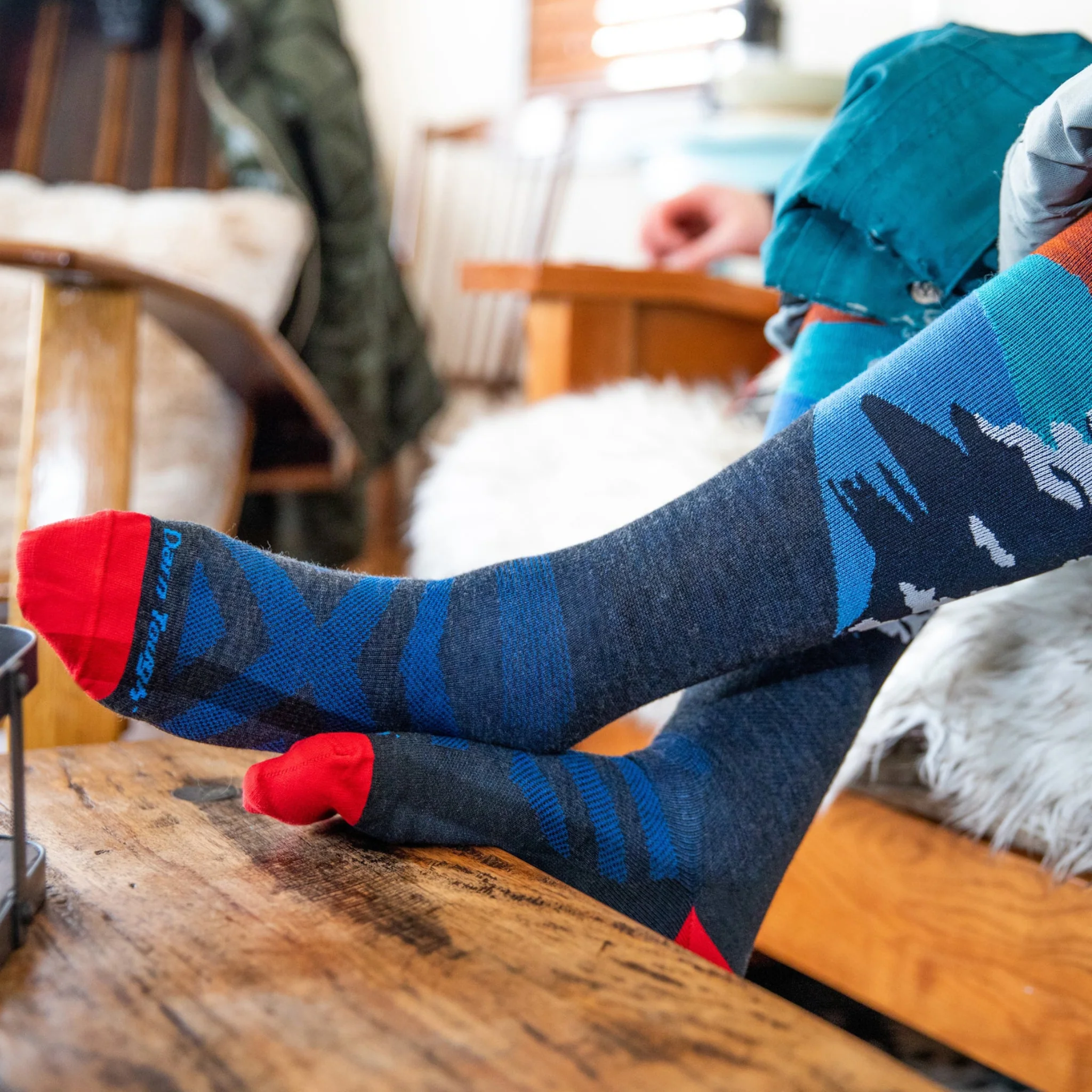 Darn Tough Men's Solstice Over-the-Calf Lightweight Ski Socks - Image 3