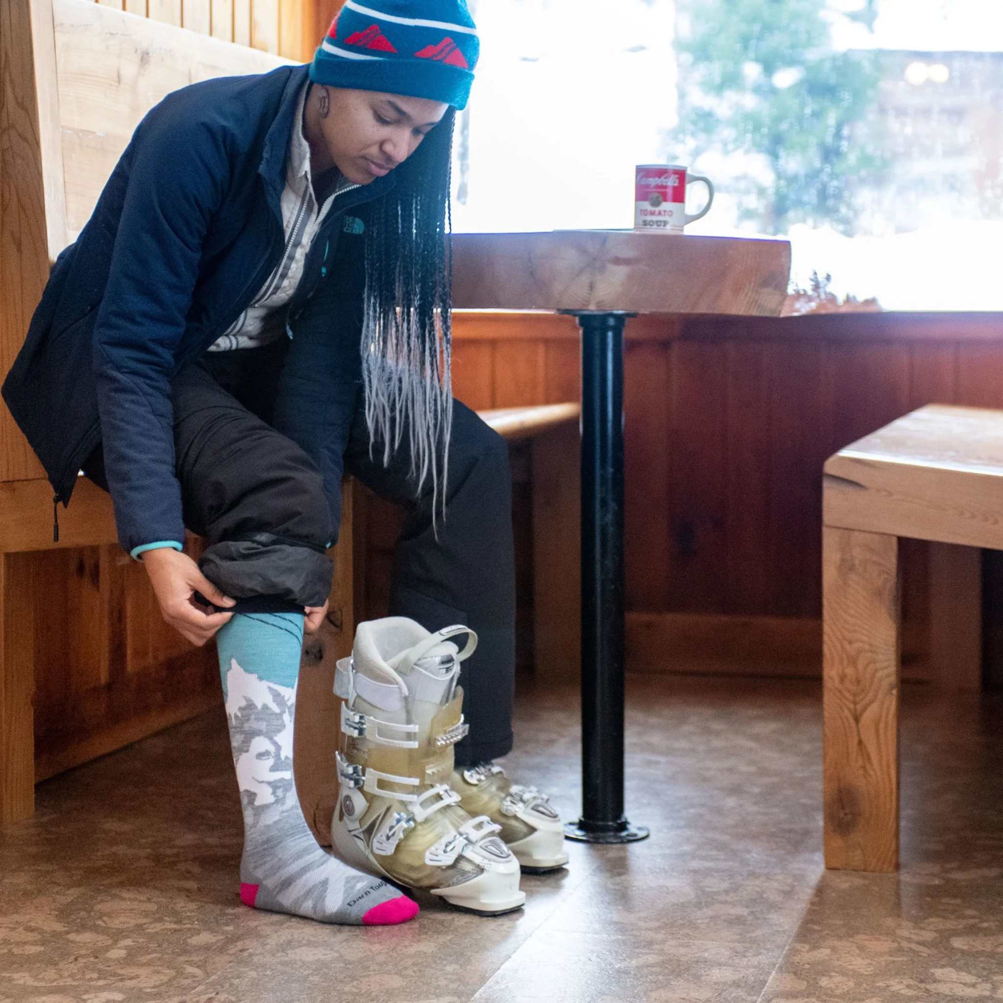 Darn Tough Women's Yeti Over-the-Calf Midweight with Cushion Ski Socks - Image 5