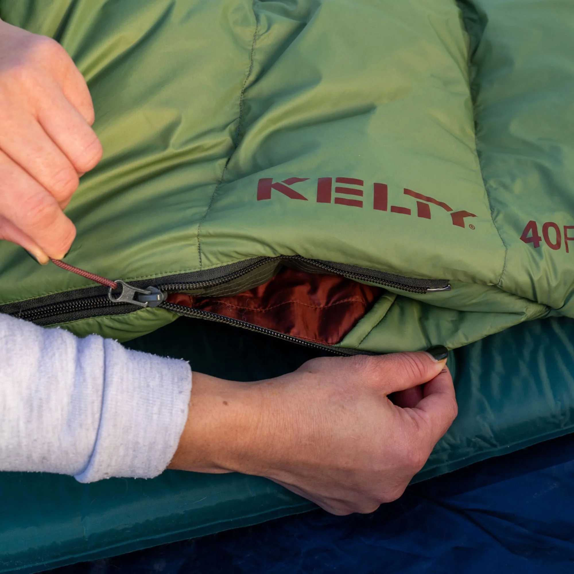 Kelty Cosmic Down 40 Degree Sleeping Bag RH - Image 13