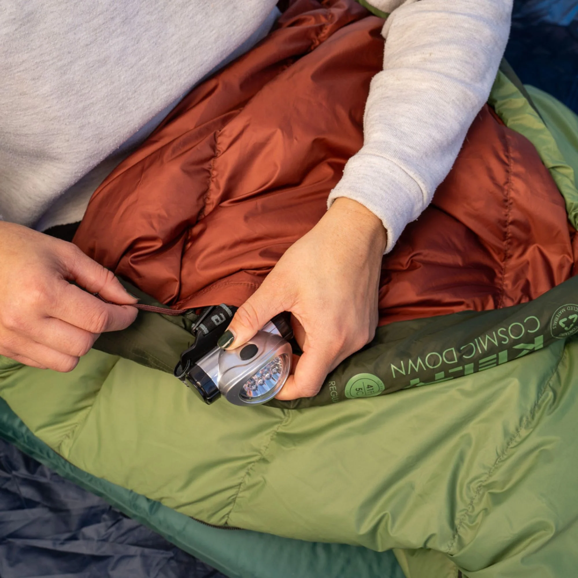 Kelty Cosmic Down 40 Degree Sleeping Bag RH - Image 14