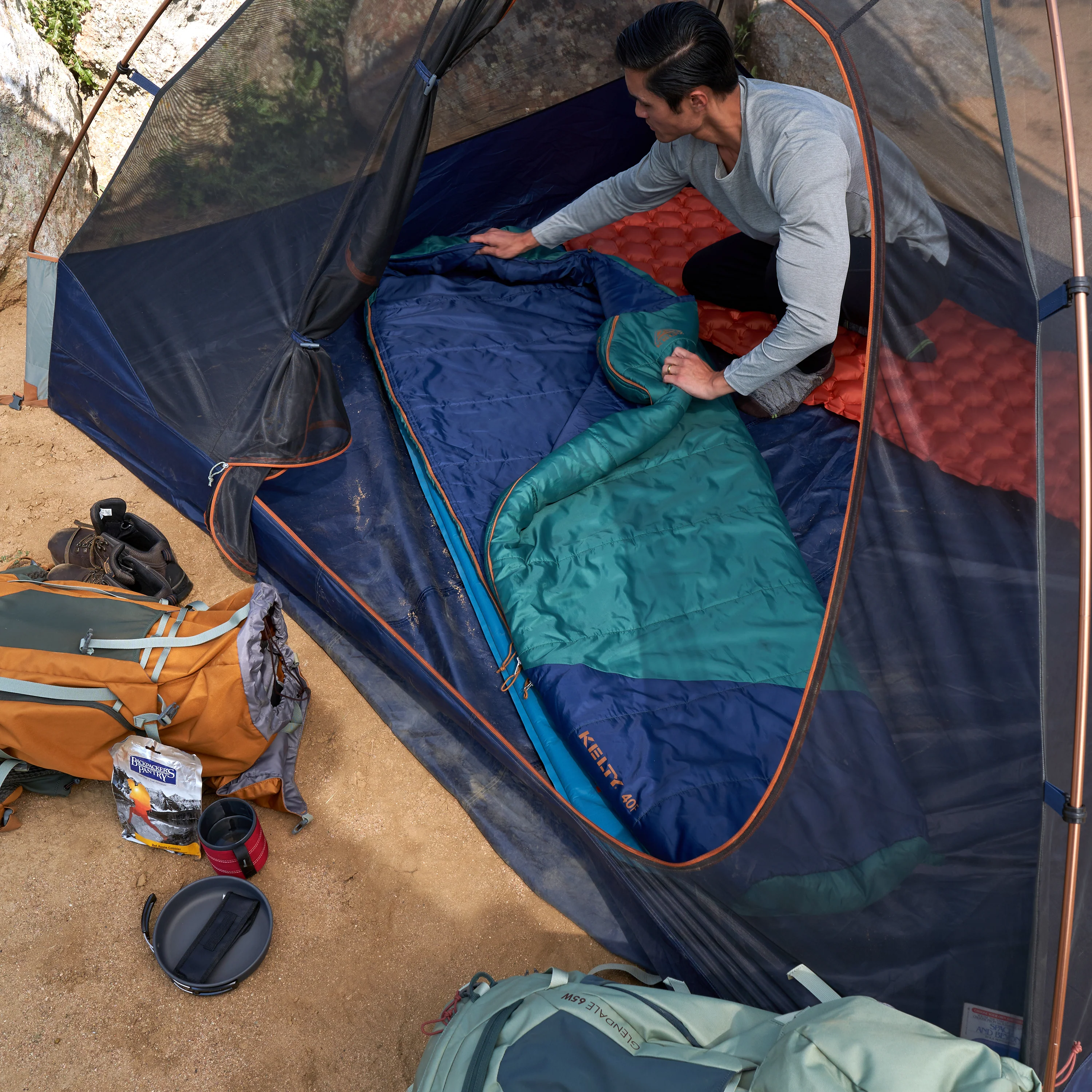 Kelty Mistral 40 Degree Sleeping Bag RH - Image 12