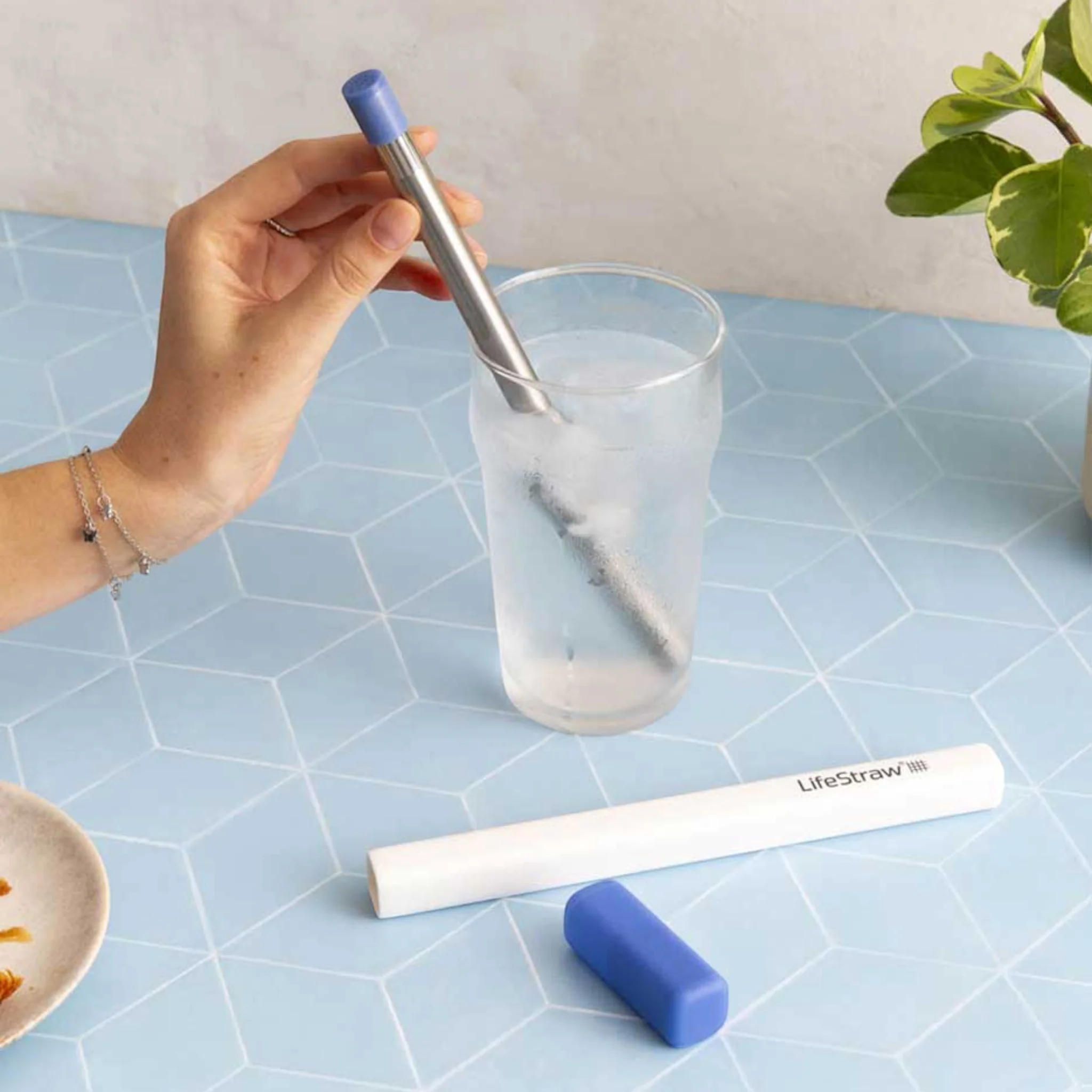LifeStraw Sip Reusable Stainless Steel Water Filter Straw With Carry Case - Image 10