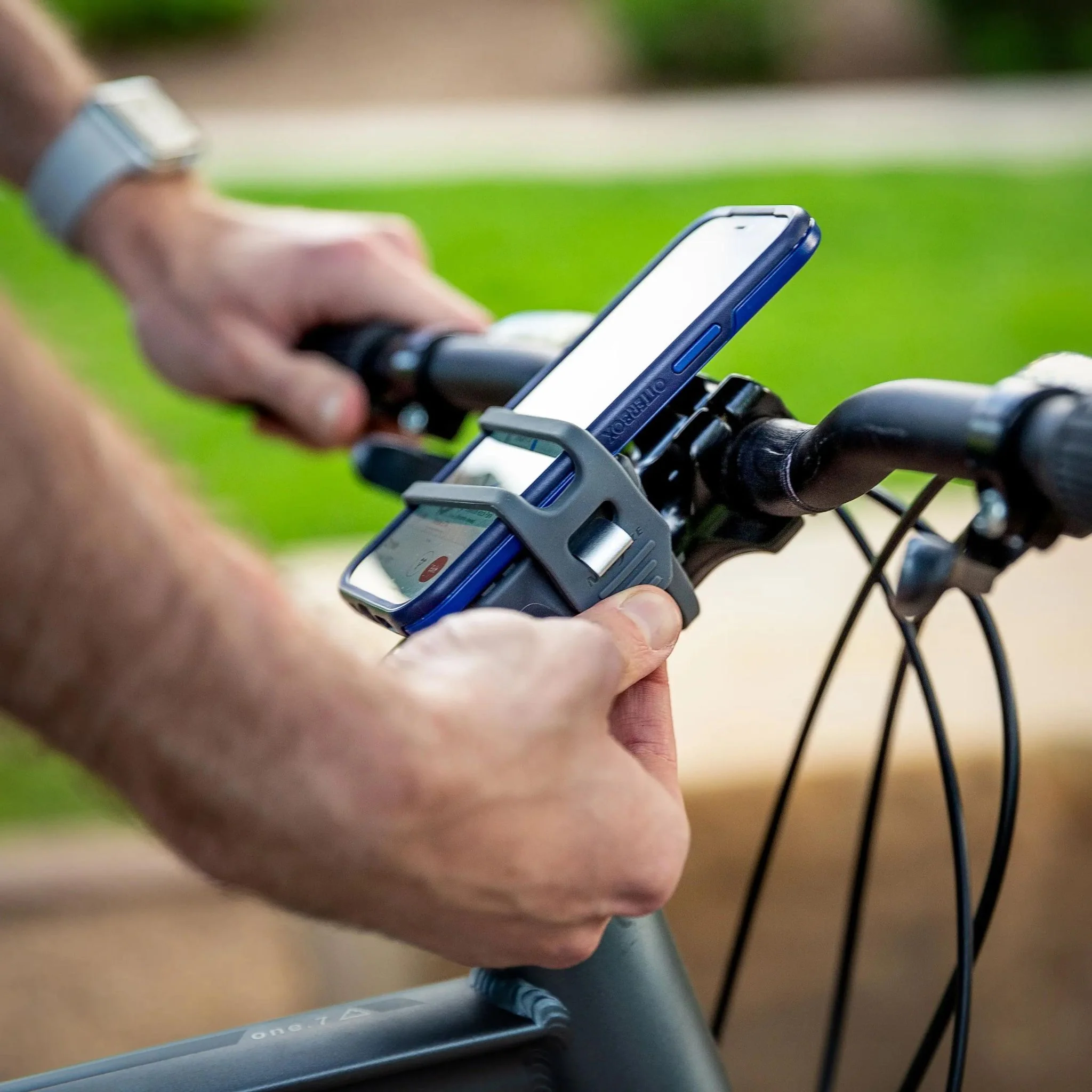 Nite Ize HandleBand Universal Smartphone Bar Mount - Image 5