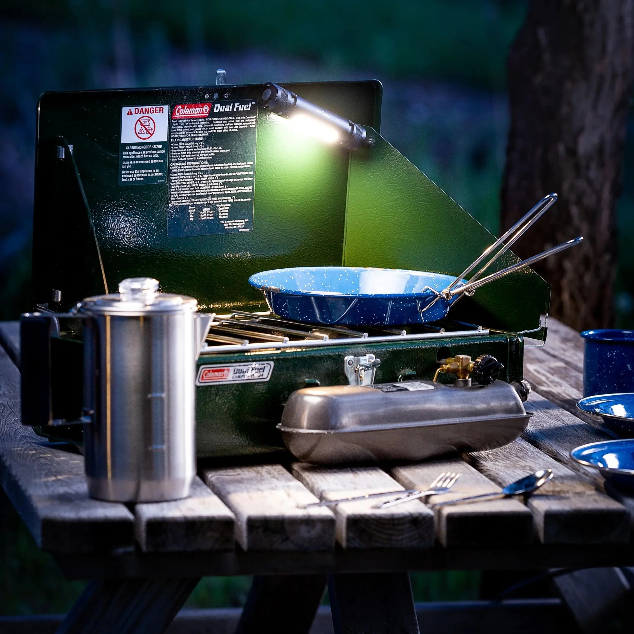 Nite Ize Radiant Rechargeable Utility Light - Image 7