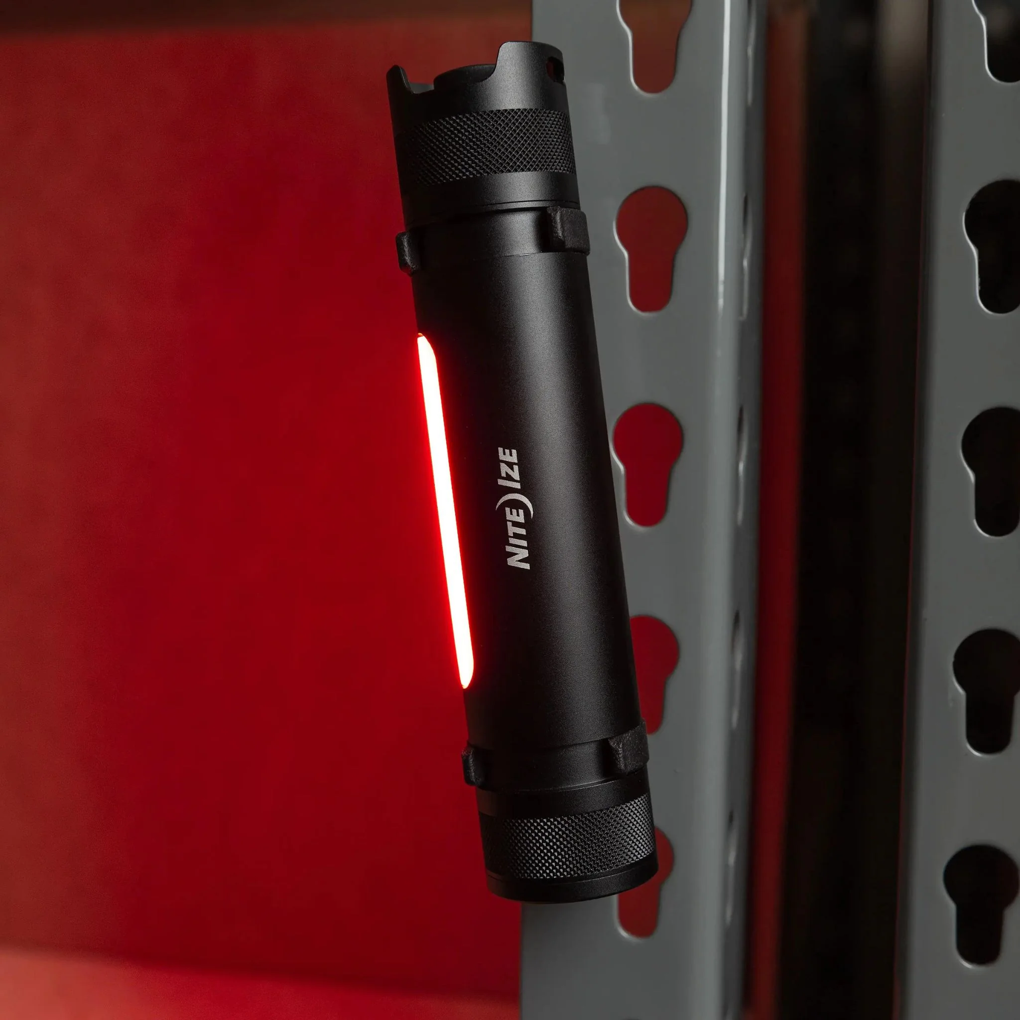 Nite Ize Radiant Rechargeable Utility Light - Image 9