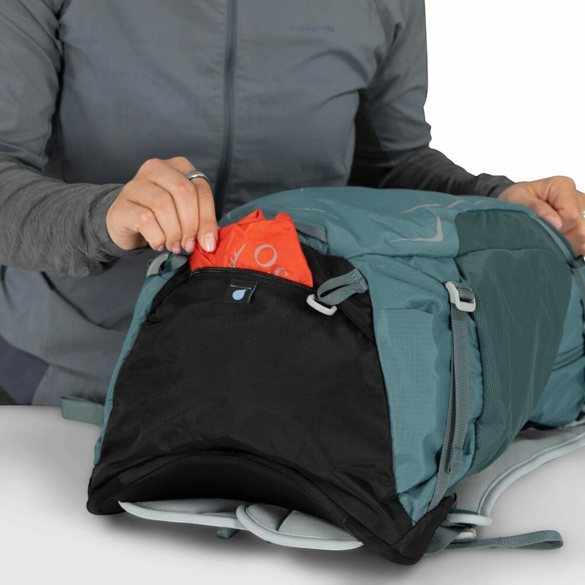 Osprey Hikelite 26 Hiking Backpack - Image 9